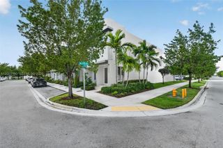 10363 NW 63rd Ter, Doral, FL 33178