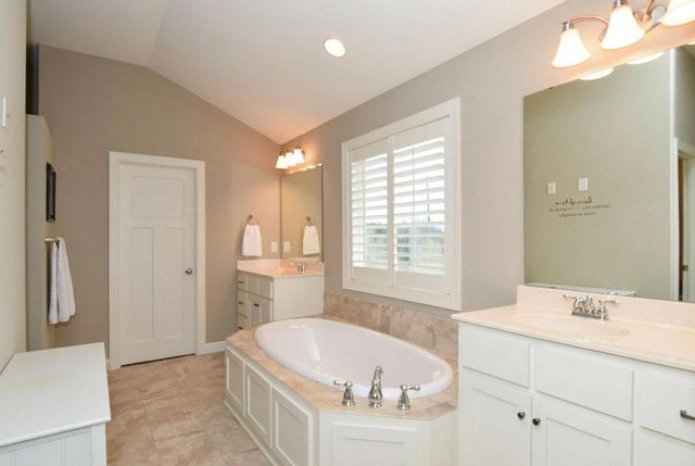 359 Riverside Circle, Anoka, MN 55303