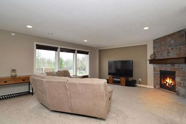 359 Riverside Circle, Anoka, MN 55303