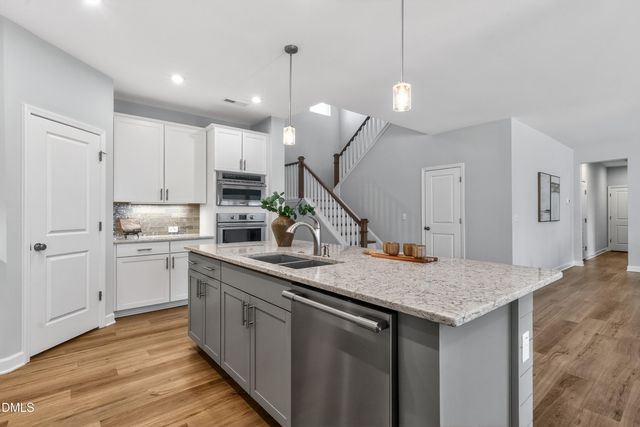 102 Serendipity Drive, Fuquay Varina, NC 27526