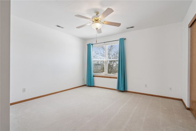 1319 Ashford Court NE, Cedar Rapids, IA 52402