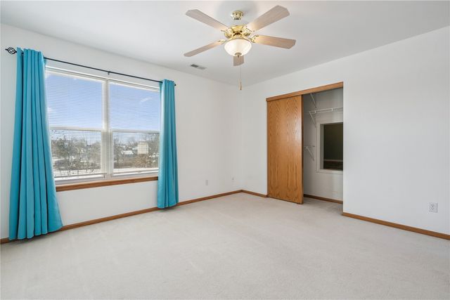 1319 Ashford Court NE, Cedar Rapids, IA 52402