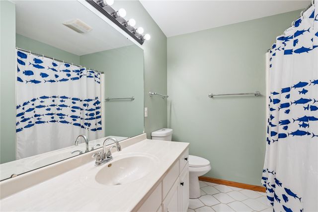 1319 Ashford Court NE, Cedar Rapids, IA 52402