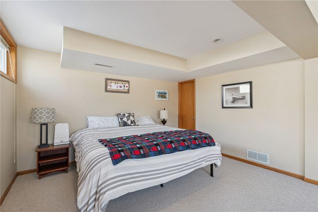 1319 Ashford Court NE, Cedar Rapids, IA 52402