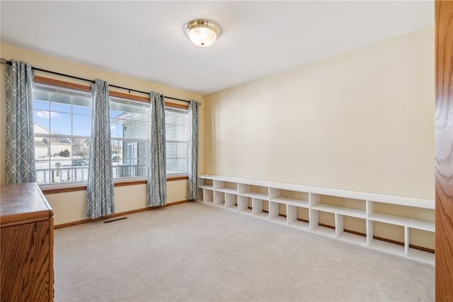 1319 Ashford Court NE, Cedar Rapids, IA 52402