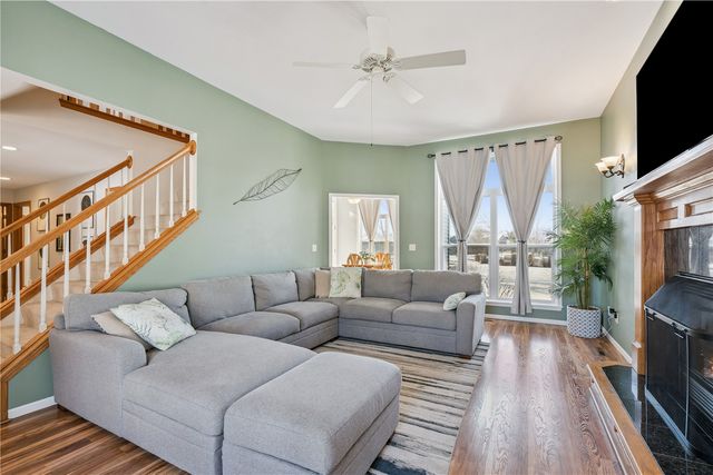 1319 Ashford Court NE, Cedar Rapids, IA 52402