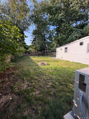 227 N Railroad Avenue, Babylon, NY 11702