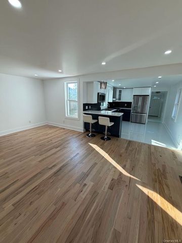 227 N Railroad Avenue, Babylon, NY 11702