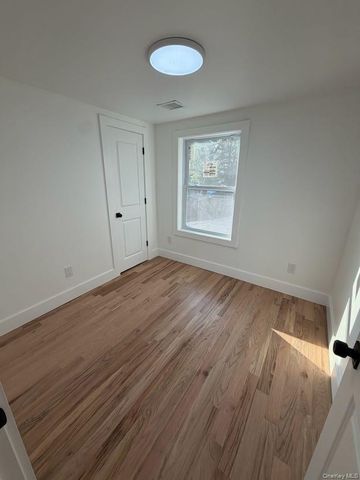 227 N Railroad Avenue, Babylon, NY 11702