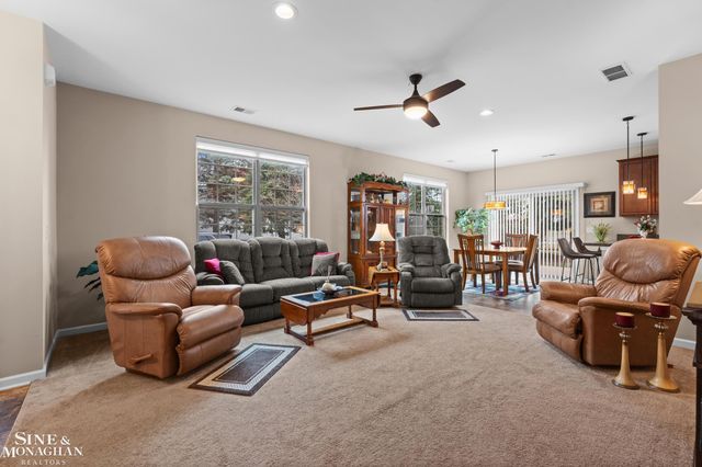 49111 Charnwood Drive, Macomb, MI 48042