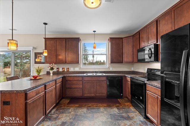 49111 Charnwood Drive, Macomb, MI 48042