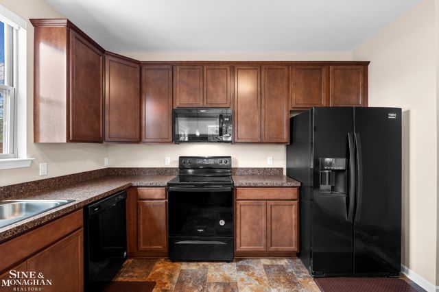 49111 Charnwood Drive, Macomb, MI 48042