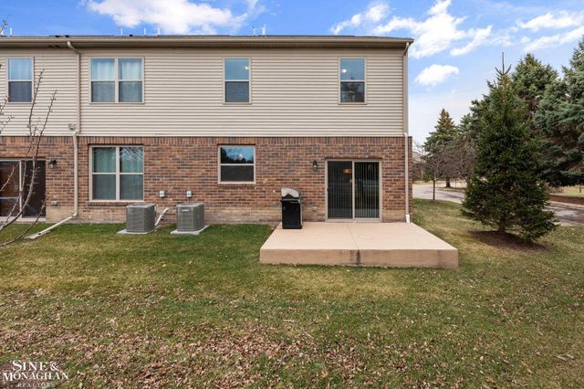 49111 Charnwood Drive, Macomb, MI 48042