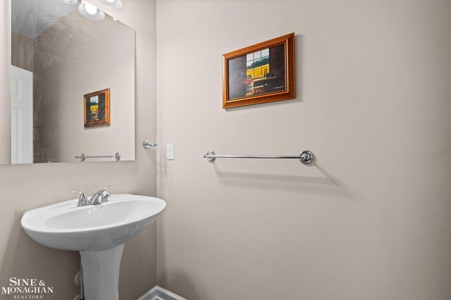 49111 Charnwood Drive, Macomb, MI 48042