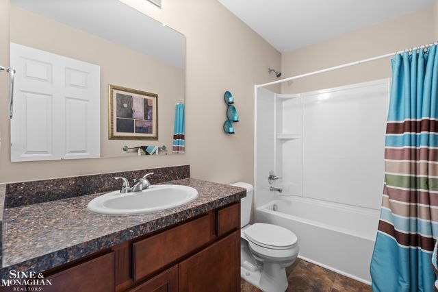 49111 Charnwood Drive, Macomb, MI 48042