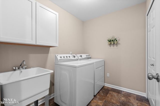 49111 Charnwood Drive, Macomb, MI 48042