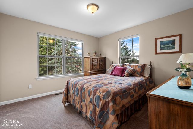 49111 Charnwood Drive, Macomb, MI 48042