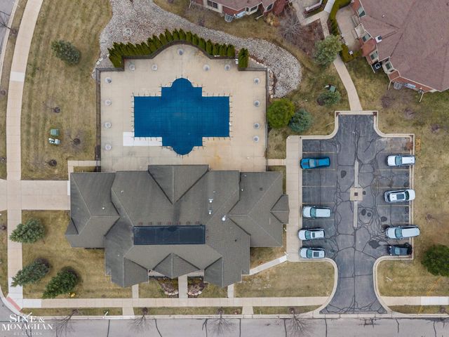 49111 Charnwood Drive, Macomb, MI 48042