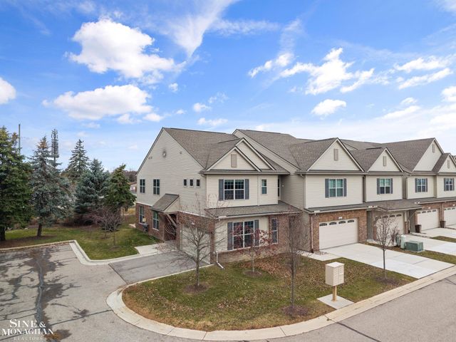 49111 Charnwood Drive, Macomb, MI 48042