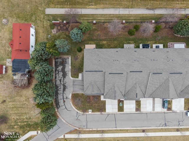 49111 Charnwood Drive, Macomb, MI 48042