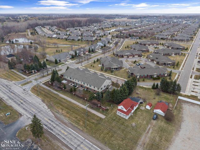 49111 Charnwood Drive, Macomb, MI 48042