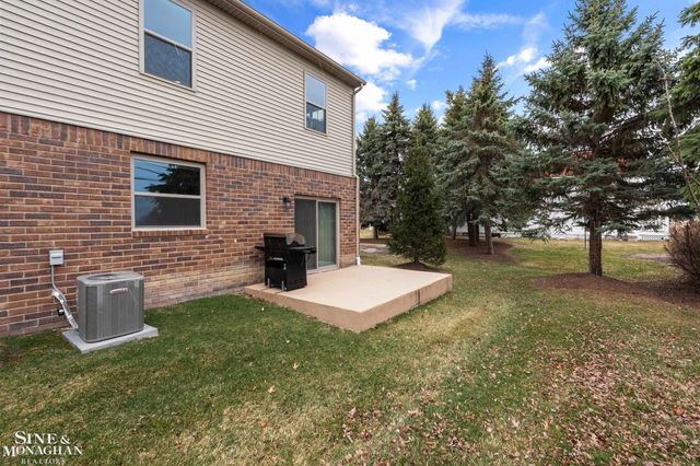 49111 Charnwood Drive, Macomb, MI 48042