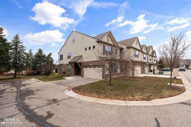 49111 Charnwood Drive, Macomb, MI 48042
