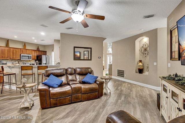 617 ACORN Court, St. Johns, FL 32259