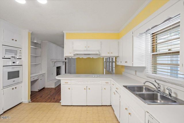 700 E Harnett Street, Dunn, NC 28334