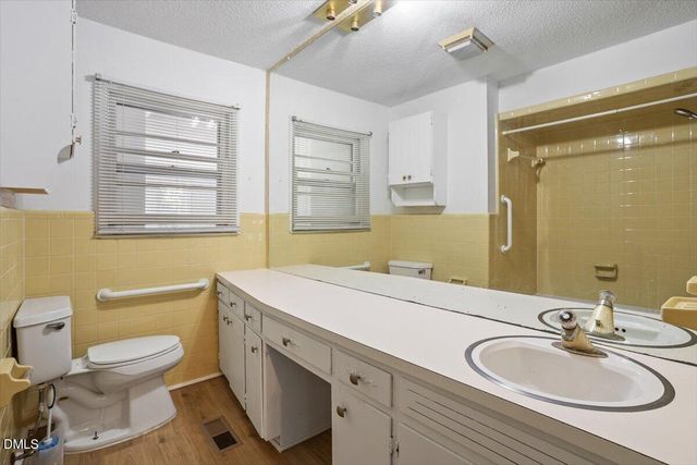 700 E Harnett Street, Dunn, NC 28334