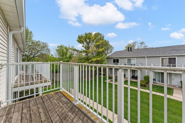 485 Meadow Green Lane, Round Lake Beach, IL 60073