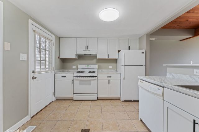 485 Meadow Green Lane, Round Lake Beach, IL 60073