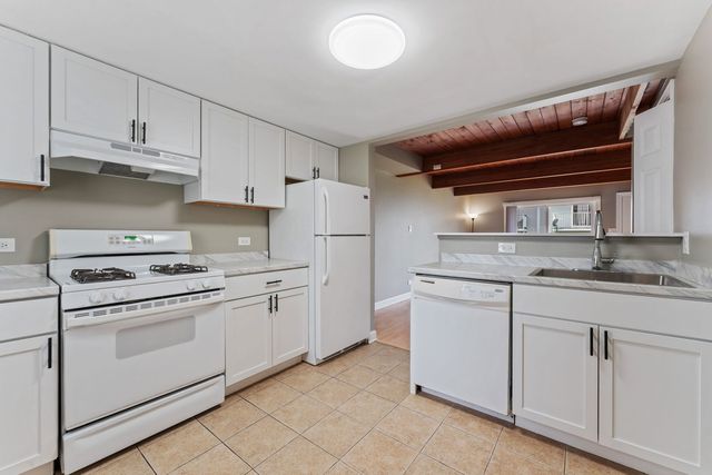 485 Meadow Green Lane, Round Lake Beach, IL 60073
