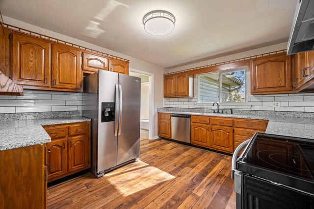 243 Greens Lake Circle, Rossville, GA 30741