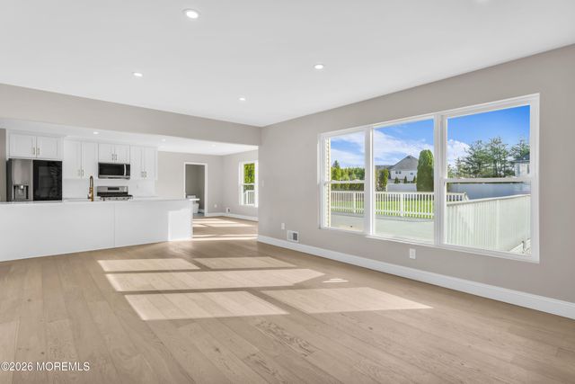 2 Fred Jahn Drive, Freehold, NJ 07728