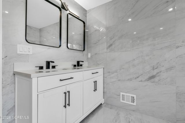 2 Fred Jahn Drive, Freehold, NJ 07728