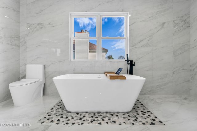 2 Fred Jahn Drive, Freehold, NJ 07728