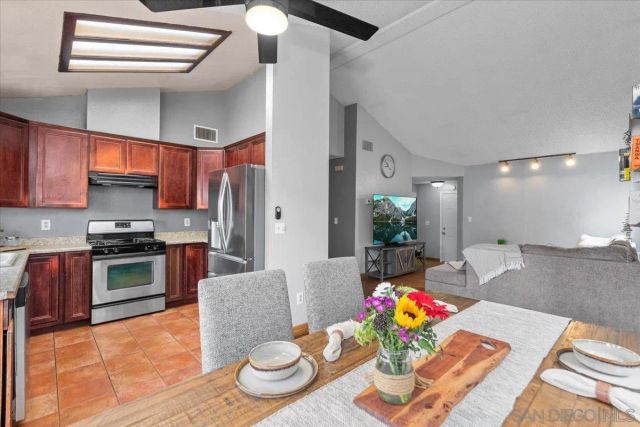 8440 Snow White, El Cajon, CA 92021