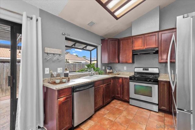 8440 Snow White, El Cajon, CA 92021