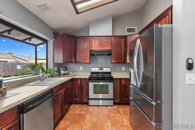 8440 Snow White, El Cajon, CA 92021