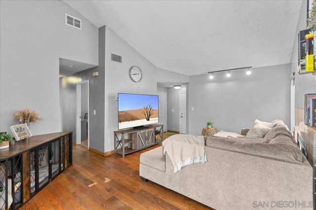 8440 Snow White, El Cajon, CA 92021