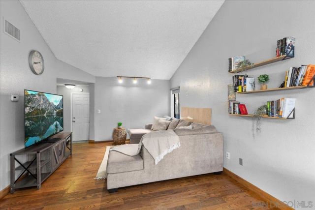 8440 Snow White, El Cajon, CA 92021