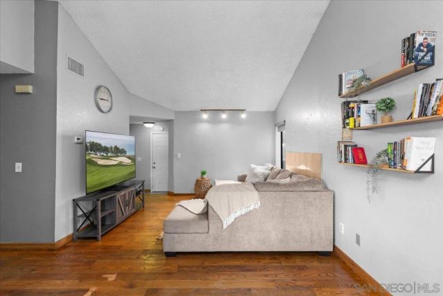 8440 Snow White, El Cajon, CA 92021