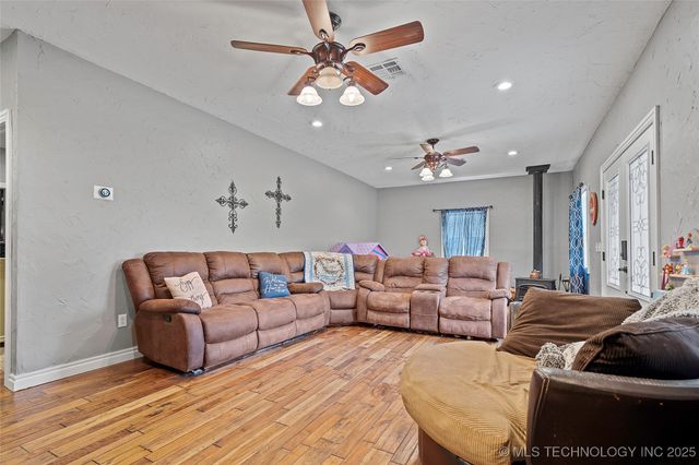 8726 State Highway 199, Ardmore, OK 73401