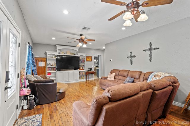 8726 State Highway 199, Ardmore, OK 73401