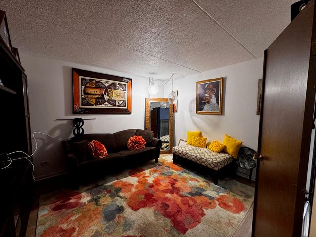 500 Park Avenue 122, Calumet City, IL 60409