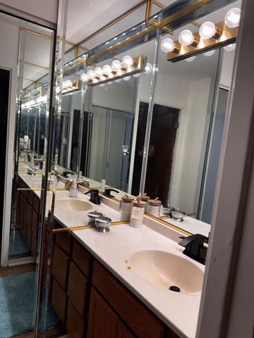 500 Park Avenue 122, Calumet City, IL 60409