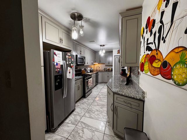 500 Park Avenue 122, Calumet City, IL 60409