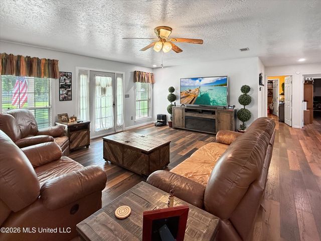 3506 Jerry Davis Road, Moss Point, MS 39562