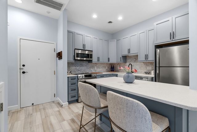 130 Appleton St 3H, Boston, MA 02116